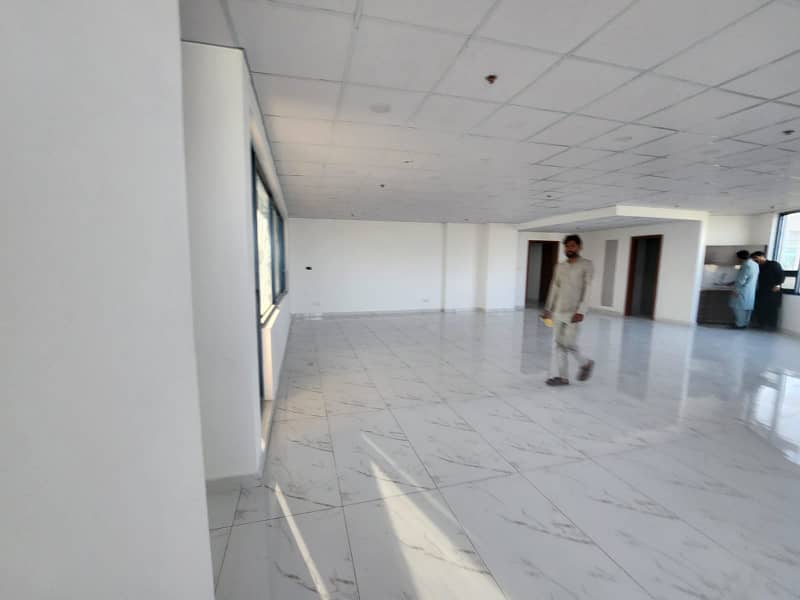 1400 Square Feet Brand New Office For Rent Prime Location Of Gulberg 1