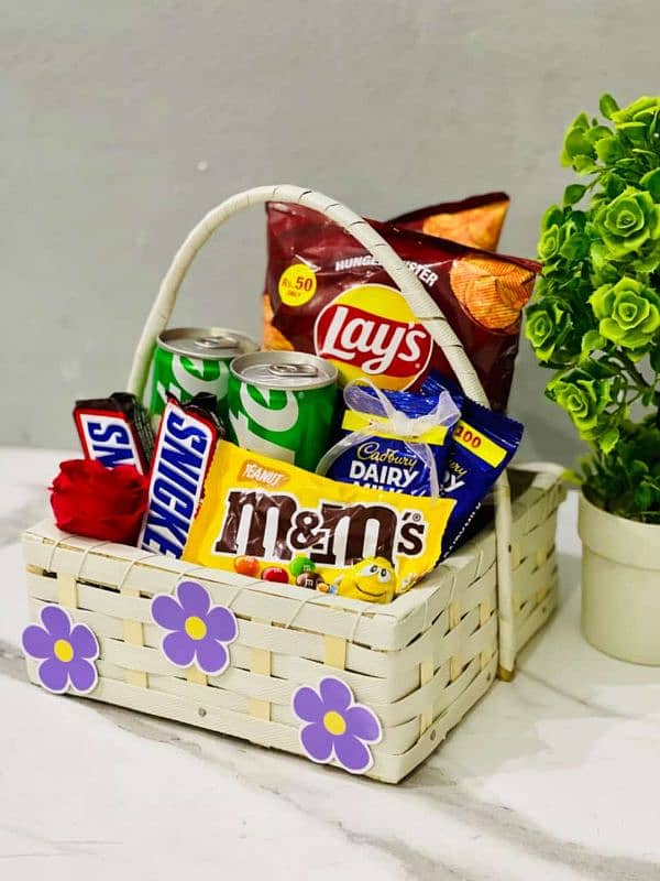 gift baskets and box available customized gifts for birthday 1