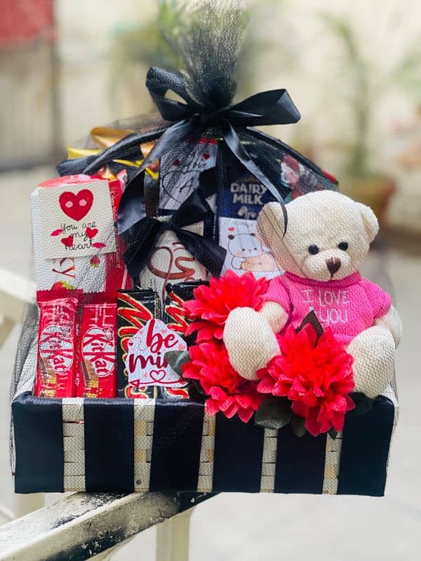 gift baskets and box available customized gifts for birthday 4