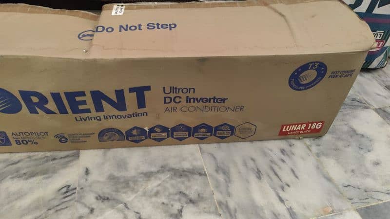 1.5 Ton Ultron LUNAR eComfort Grace Black DC inverter 0