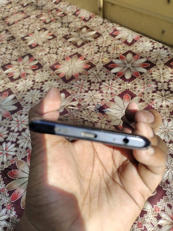 Redmi Note 10 for sale 10/10 condition with box and original charger. 5