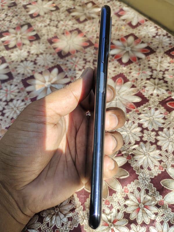 Redmi Note 10 for sale 10/10 condition with box and original charger. 6