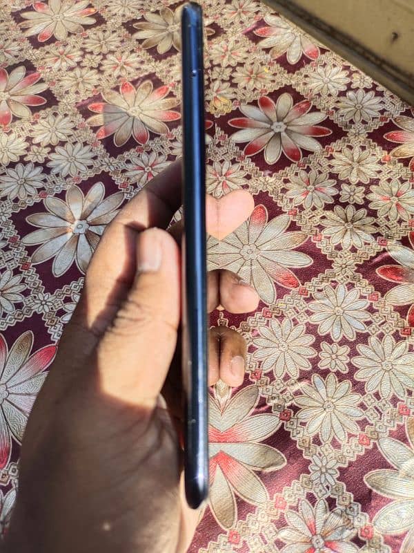 Redmi Note 10 for sale 10/10 condition with box and original charger. 7