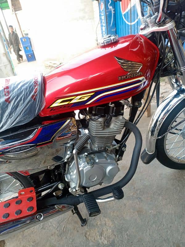 Honda 125 special chrome edition full showroom condition 03446464638 2