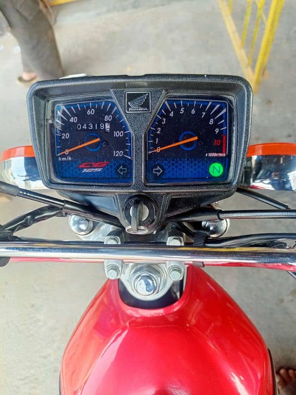 Honda 125 special chrome edition full showroom condition 03446464638 6