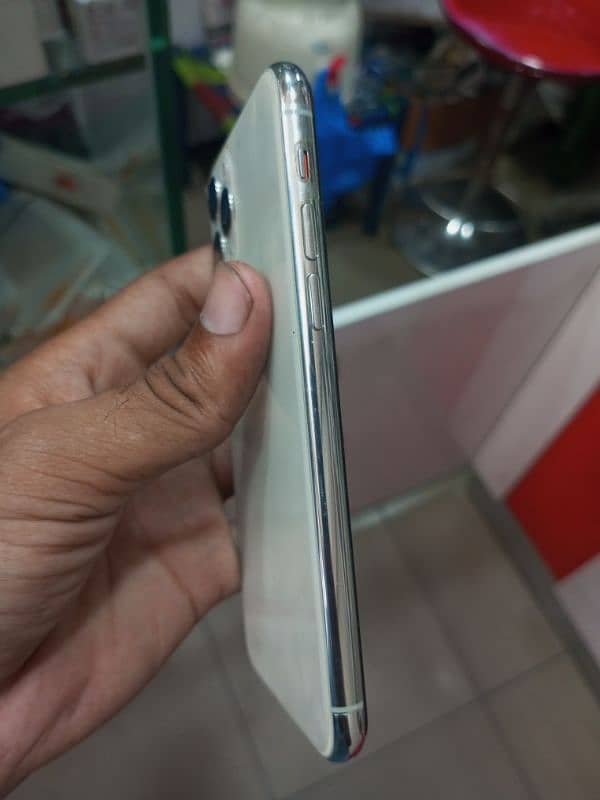 iPhone 11 pro 256GB pta approved water pack factory unlock 10 by10 4