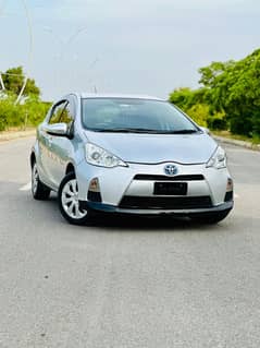 Toyota Aqua  S 2013