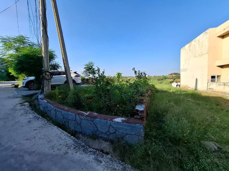 Corner Plot for Sale in Jinnah Garden Phase 01 ( 8 Marla ) 2