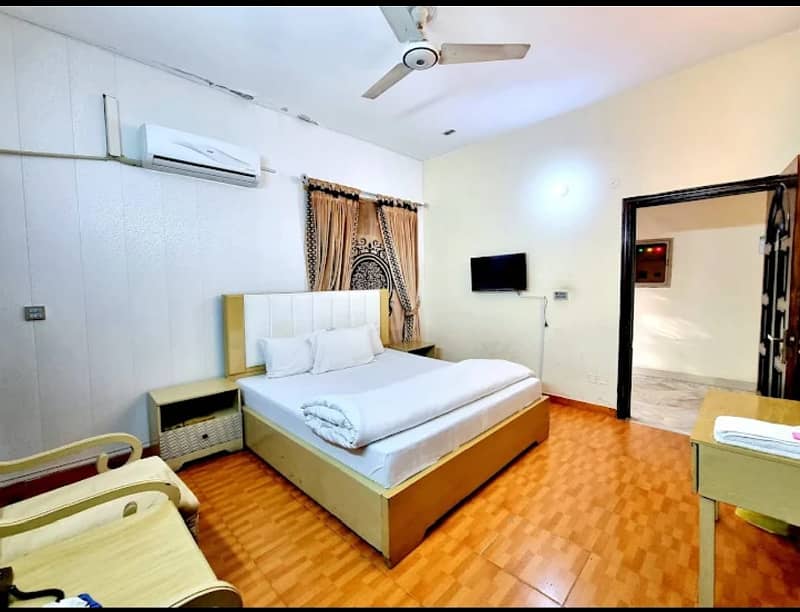 25 Marla full house 12 bed atach washroom big giraj for rent at the prime location of Johar Town 1