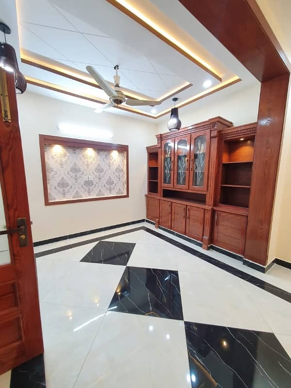 14 Marlas Tile Flooring Upper Portion With Servant Near Market &Amp; Park G-13/4 3