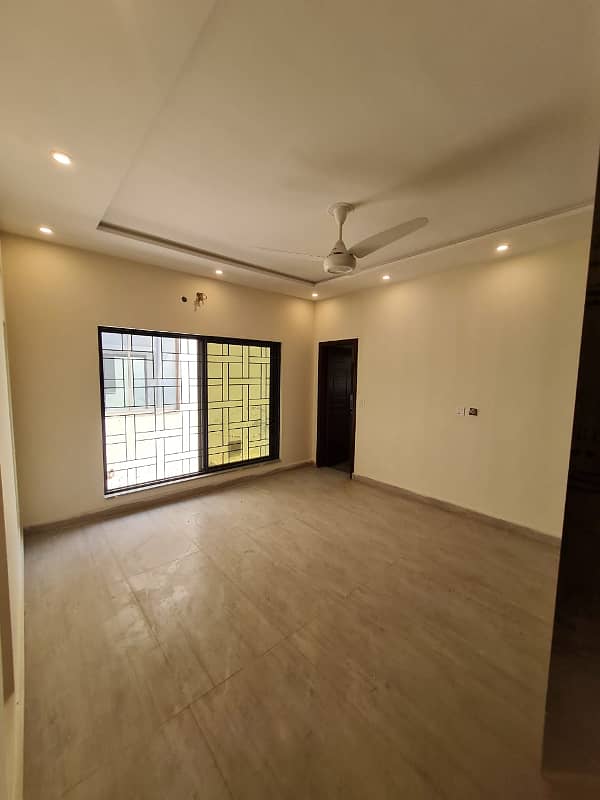 Luxury 11 Marla Upper Portion for Rent in Overseas A Block - 2