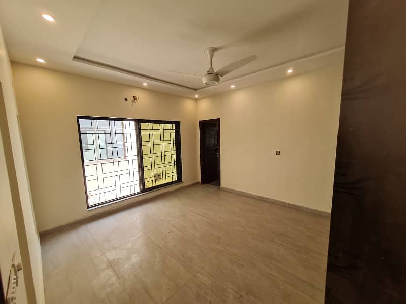 Luxury 11 Marla Upper Portion for Rent in Overseas A Block - 3