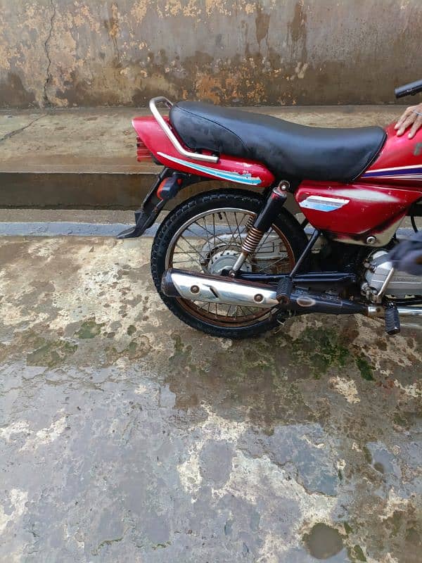 Honda prider bike 100c for urgent sale 1