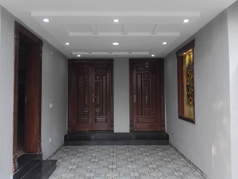 10 Marla House For Sale in Sector E Bahria Town Lahore 4