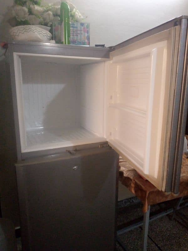 PEL Fridge for Sale (compressor theek nahi he) 2