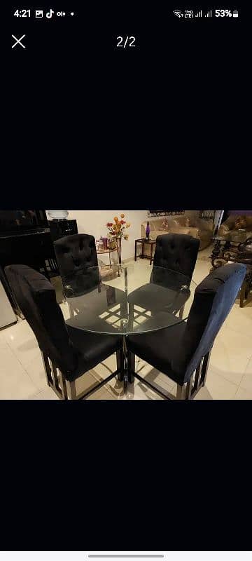 4 chairs and 1 table 0