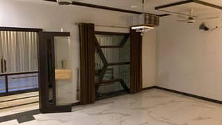 01 KANAL DESIGNER LUXURY UPPER PORTION AVAILABLE FOR RENT 0