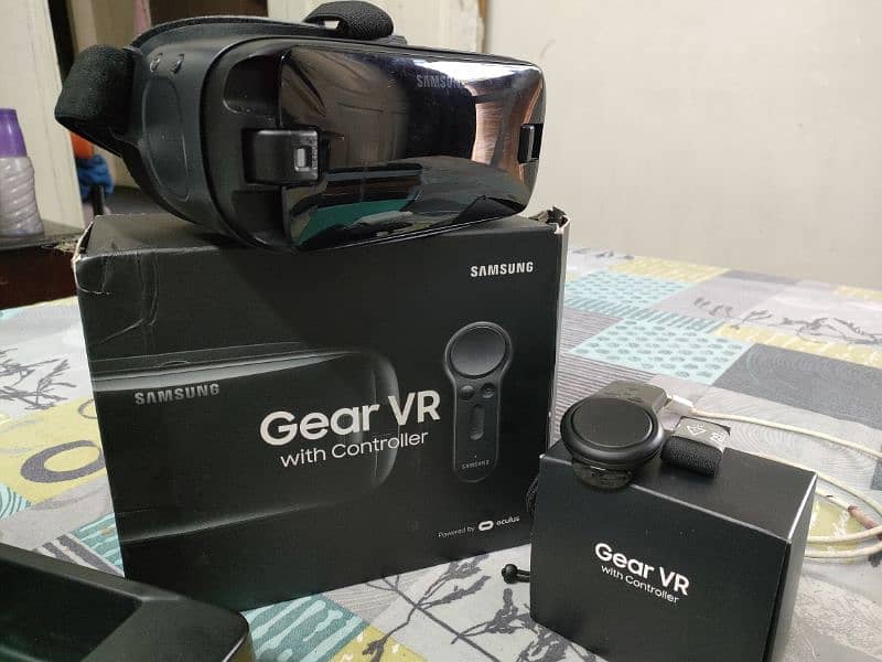 Samsung VR with controller SM-R325 3