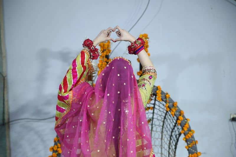 Mehndi lehnga / Party or wedding dress 2