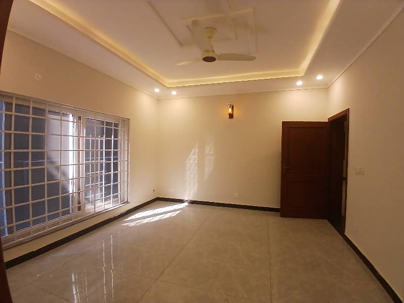 1 kanal brand new upar portion for rent DHA phase 2 6