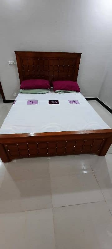 Queen Size Bed With Mattress 1