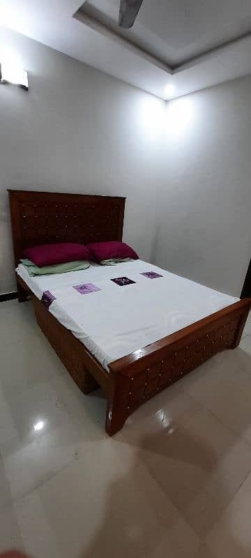 Queen Size Bed With Mattress 2