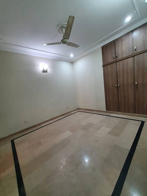 8 Marlas BASEMENT Available For Rent Near Mosque and market G-13/3 3