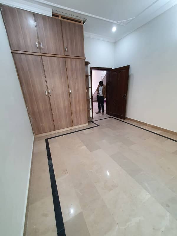 8 Marlas BASEMENT Available For Rent Near Mosque and market G-13/3 7