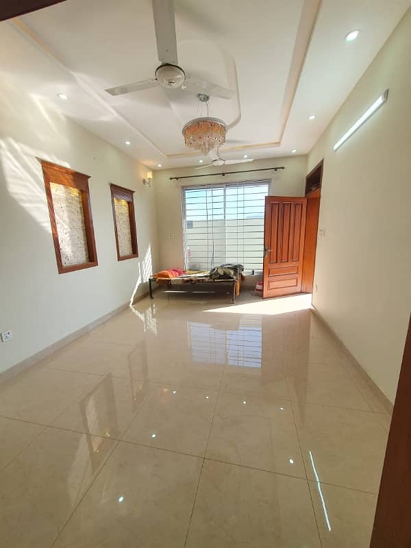 7 Marlas Tile Flooring House Gas Available G-13/2 2