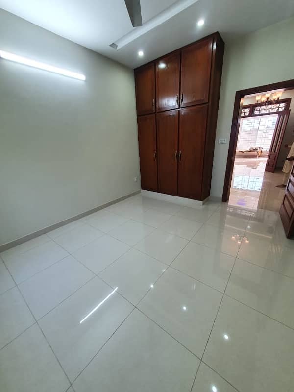 7 Marlas Tile Flooring House Gas Available G-13/2 3