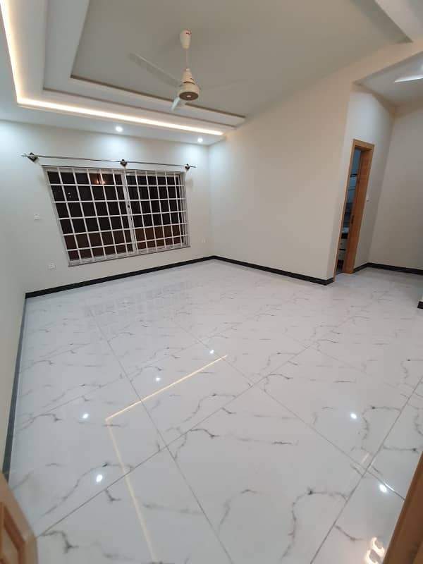 14 Marlas Tile Flooring Upper portion With Servant Quarter G-13 19