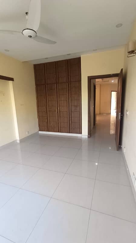 10 marla house for rent in bahria phase 3 5