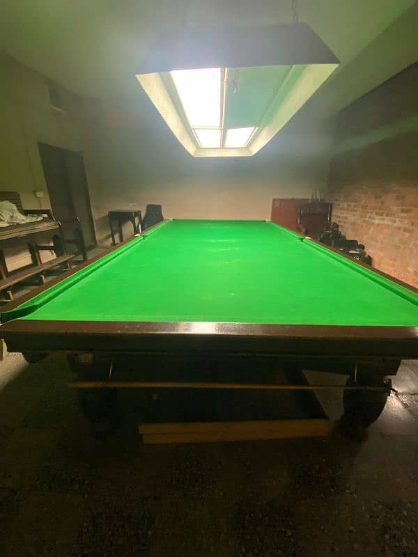 Snooker table 0