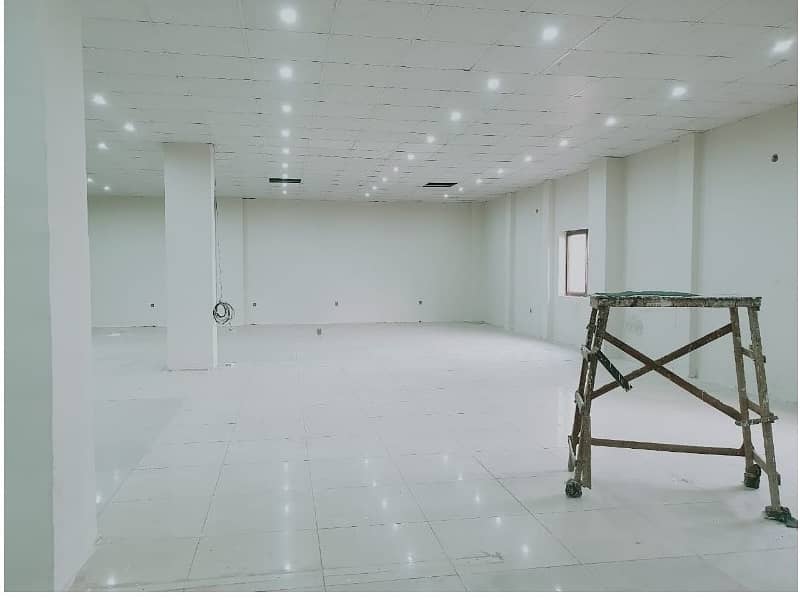 Area 3000 SqFt Corporate Office Available For Rent On Reasonable Rent in Main Boulevard Road Gulberg 3 Lahore 12