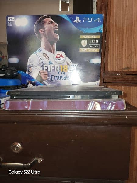 Ps4 Slim Uk 500Gb Fifa  18 edition 1