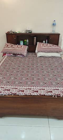 Queen Size Solid Bed with Mattress