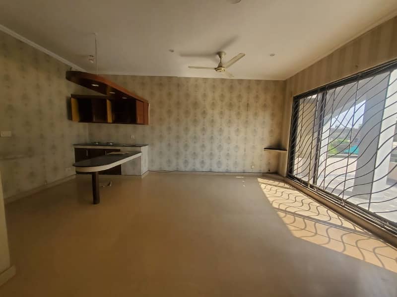 10 Marla Full House For Rent In DHA Phase 1,Block P, Lahore. 6