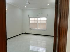 UPPER Portion for Rent, 3 Bedroom House for Rent in Soan Garden Block F Near To Punjab Cash & Carry