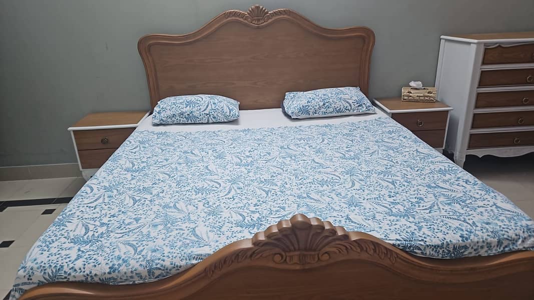 Oak colored Bed set 0