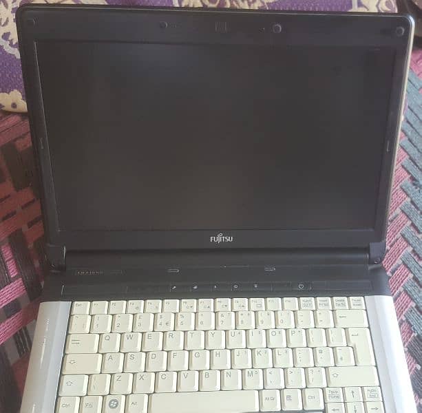 Fujitsu Laptop core i5 0