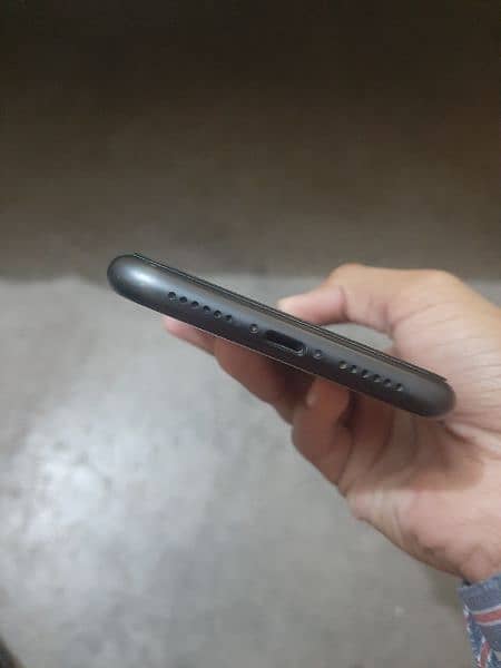 Iphone 11 Urgent Sale!!! 1