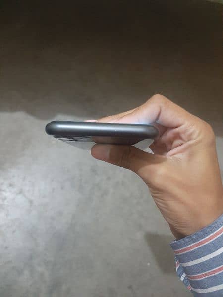 Iphone 11 Urgent Sale!!! 3