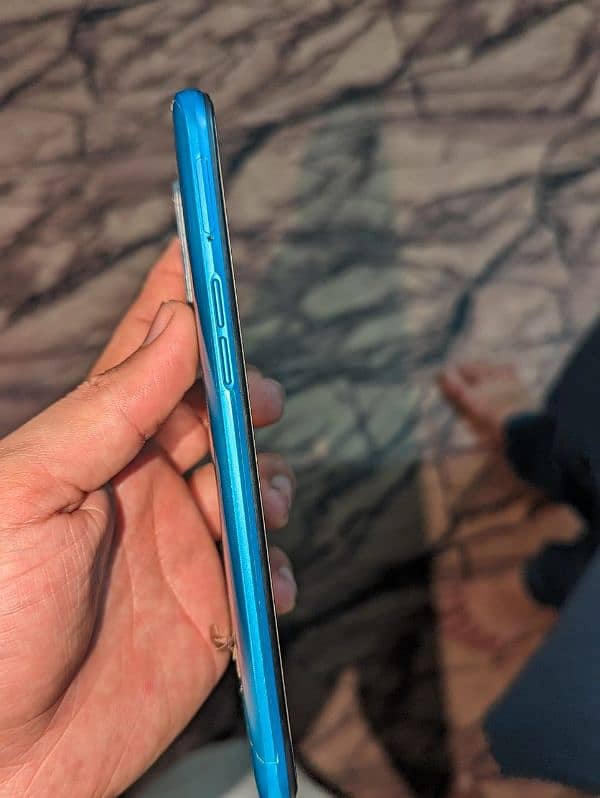 Realme 5i 4