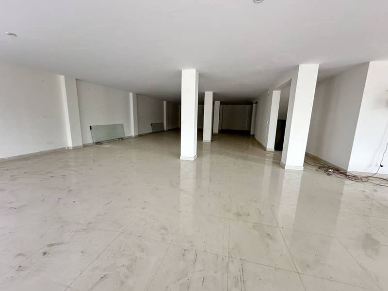 Commercial Floor Available for Software house and Call center 6