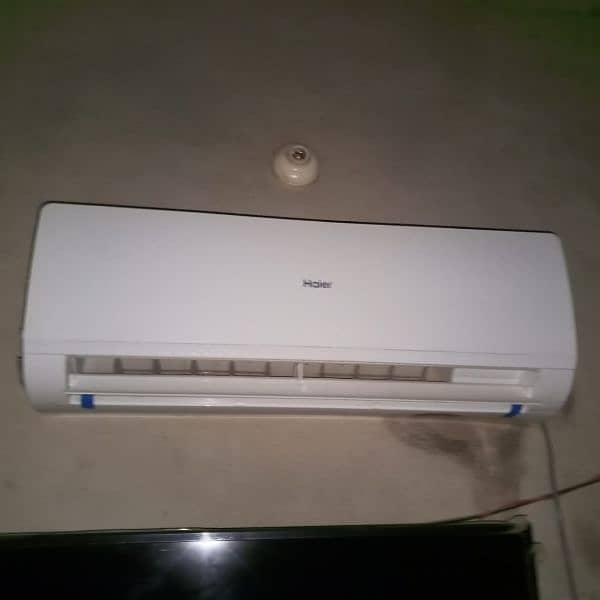 1 Ton Haier non inverter 2