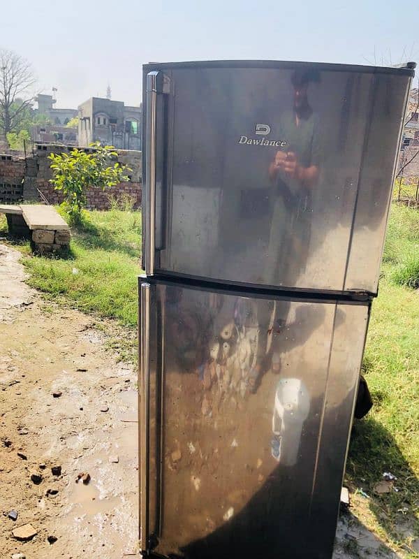 dawlence refrigerator for sale adrees bara Dari Gali no 6 gujrat 6