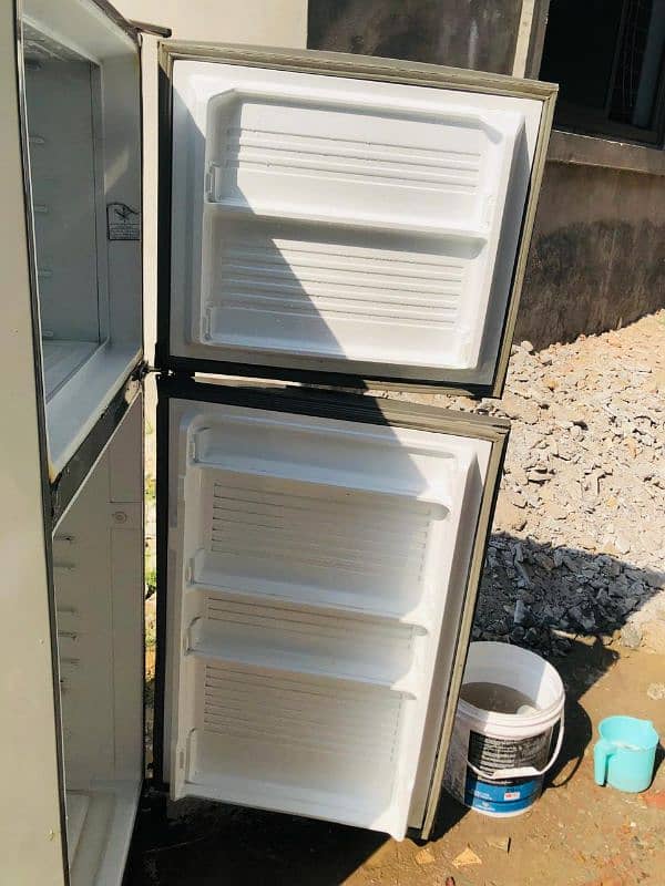 dawlence refrigerator for sale adrees bara Dari Gali no 6 gujrat 9