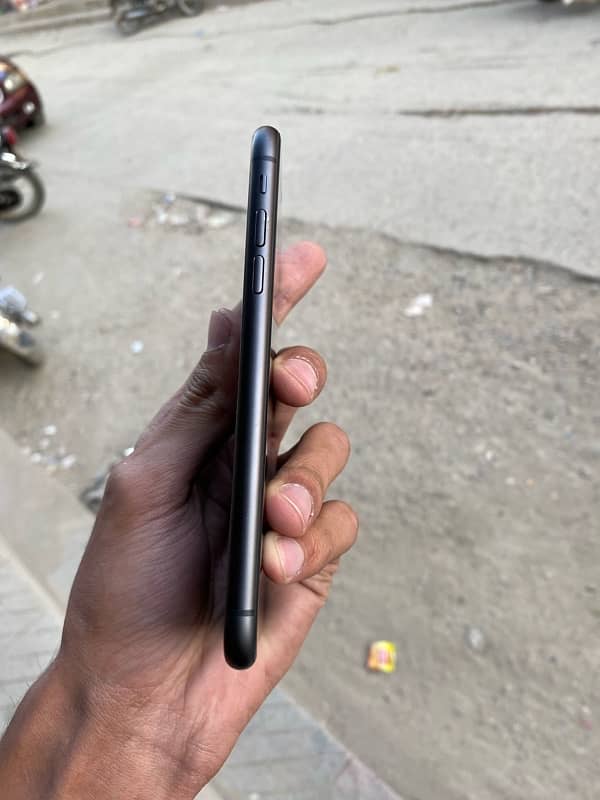 iPhone 11 non pta 1