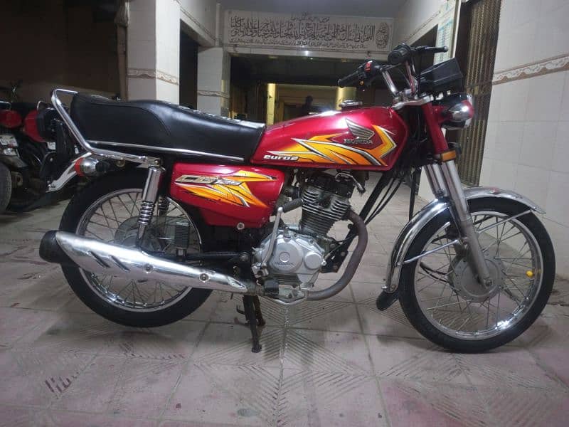 Honda 125 Karachi number 8