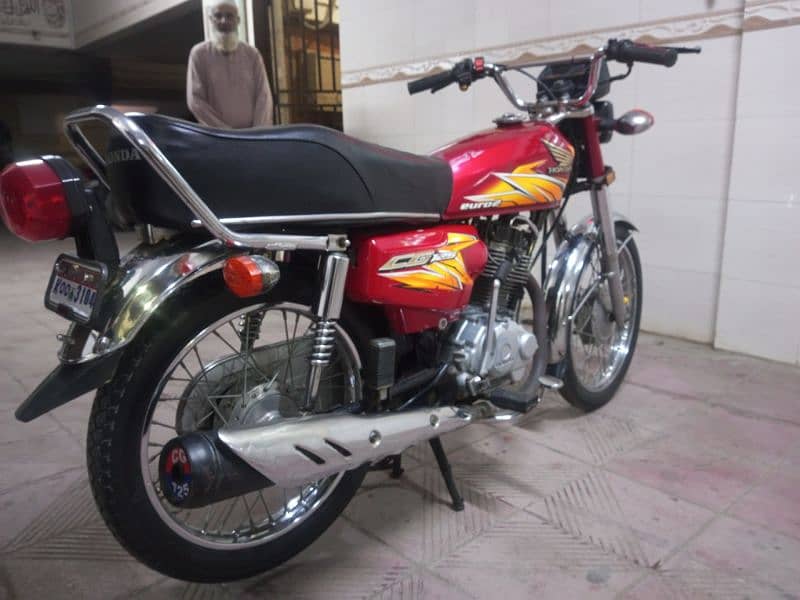 Honda 125 Karachi number 11